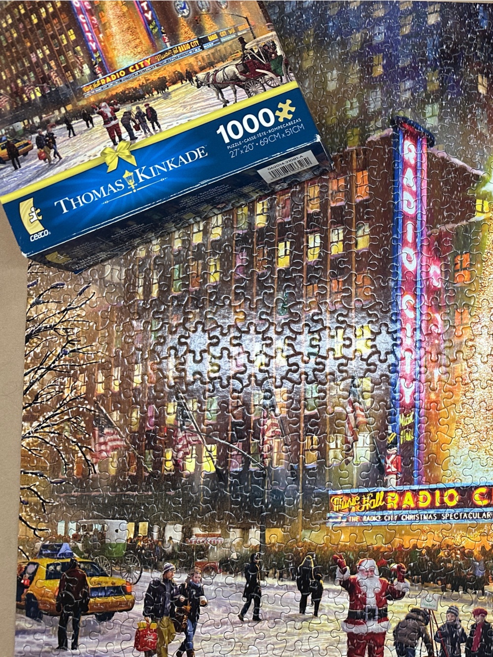 Thomas Kinkade 1000 piece puzzle Radio City Music Hall Holiday Christmas Santa
